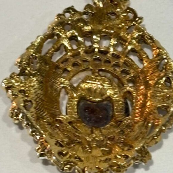 Elegant Chain Necklace with Ornate Pendant Gold Tone Size 13" - Picture 5 of 8